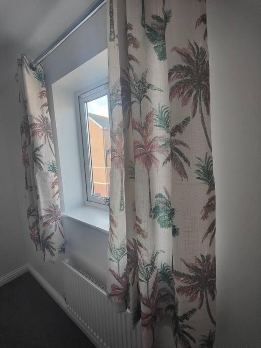 Shoreline Seaside Holiday Home Aberavon Beach Port Talbot Exterior photo